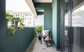 Central 17 Apartment - New Building & Parking